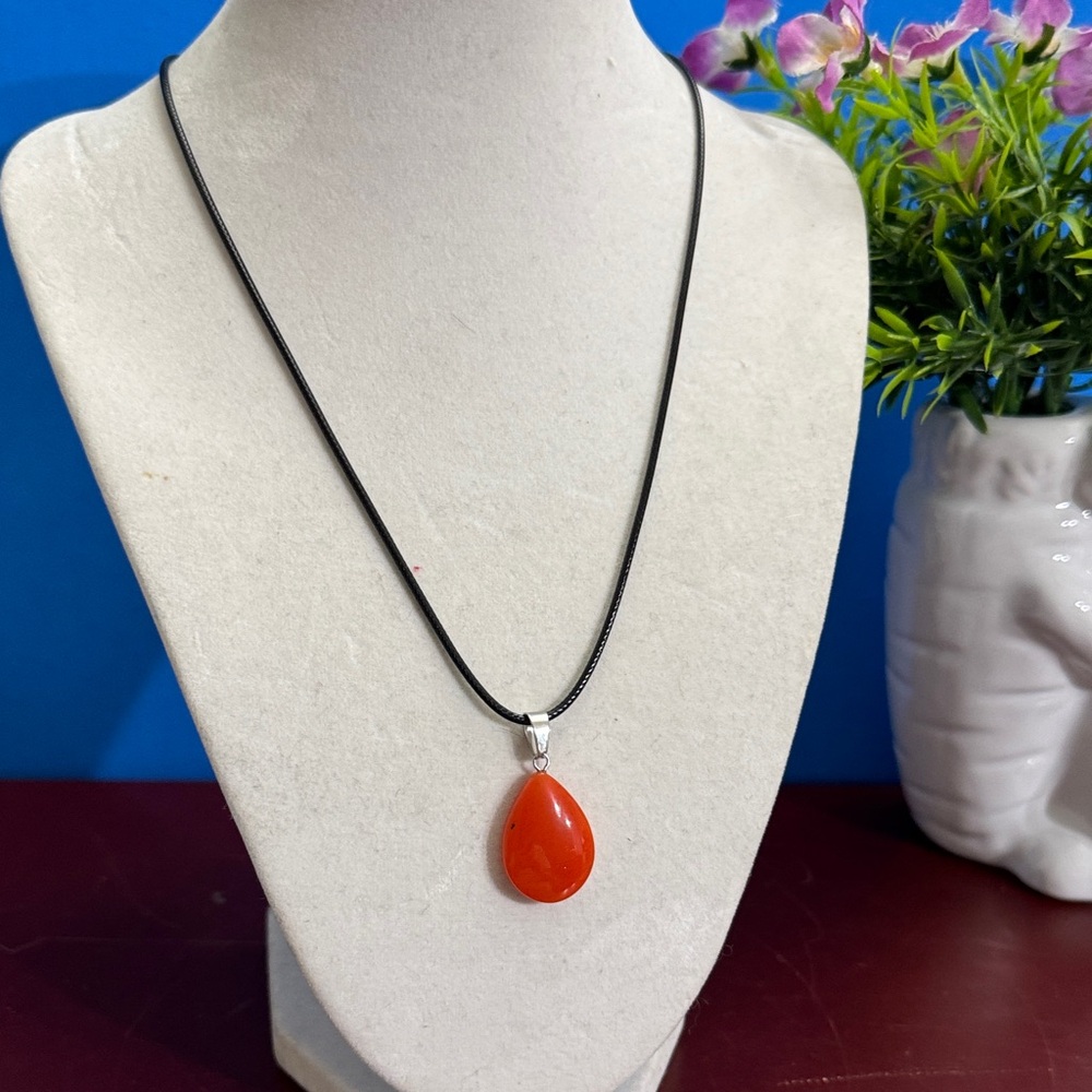 Chic Natural  Crystal Coral/Orangish Teardrop Pendant Necklace